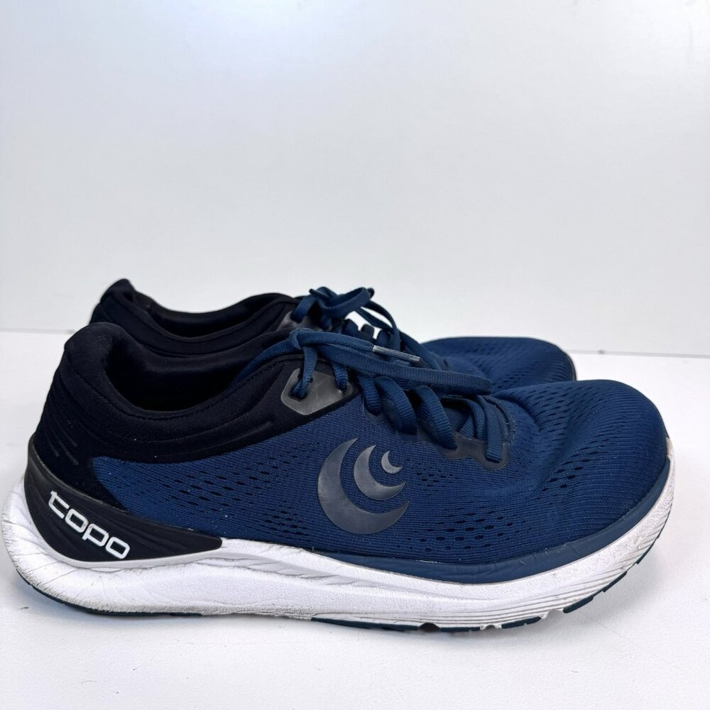 TOPO Ultrafly 4 Running Shoes Mens Size US 9.5 Navy Black Athletic Sneakers